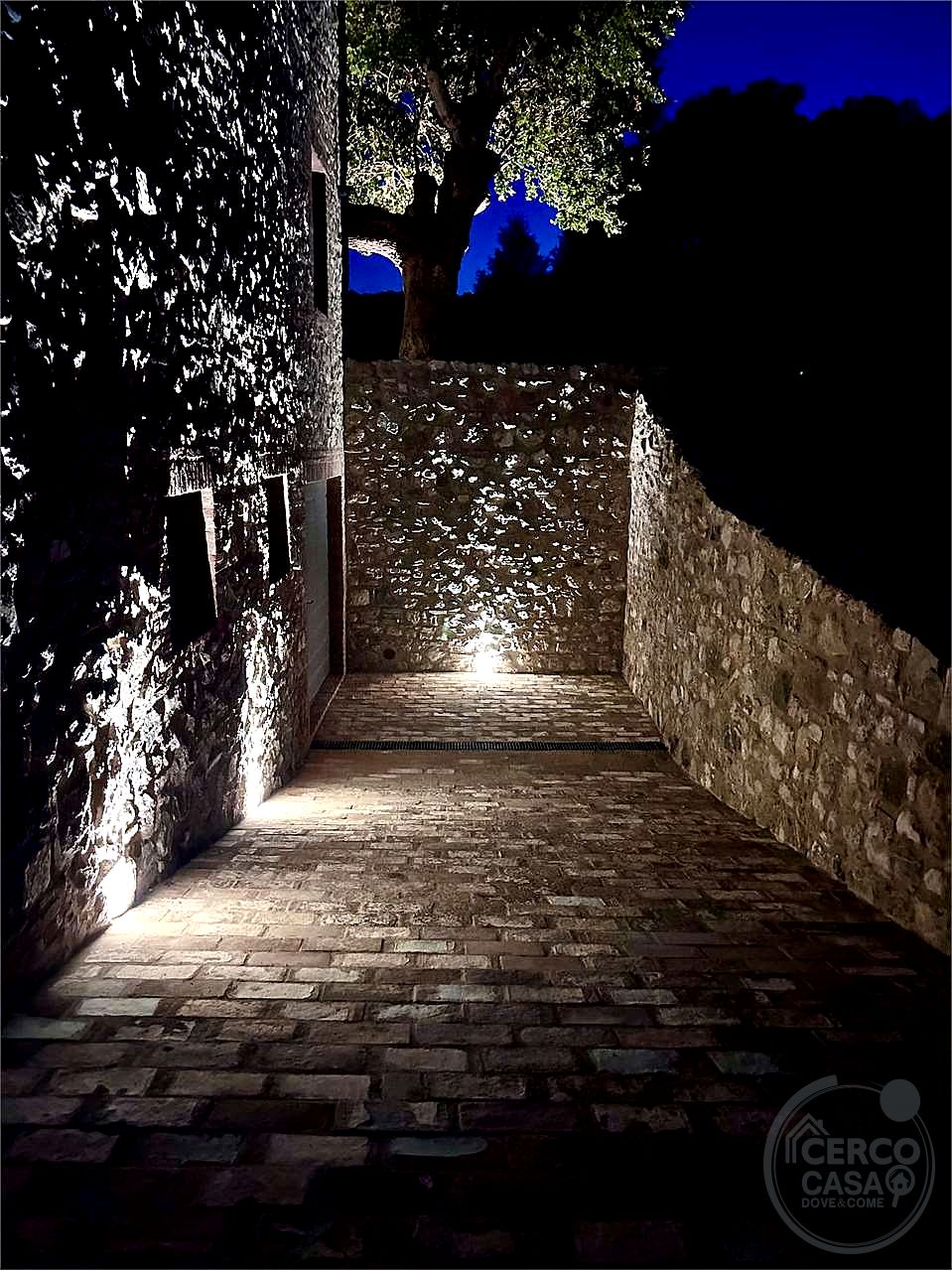 ROCCASTRADA: PROPRIETA' UNICA NEL SUO GENERE