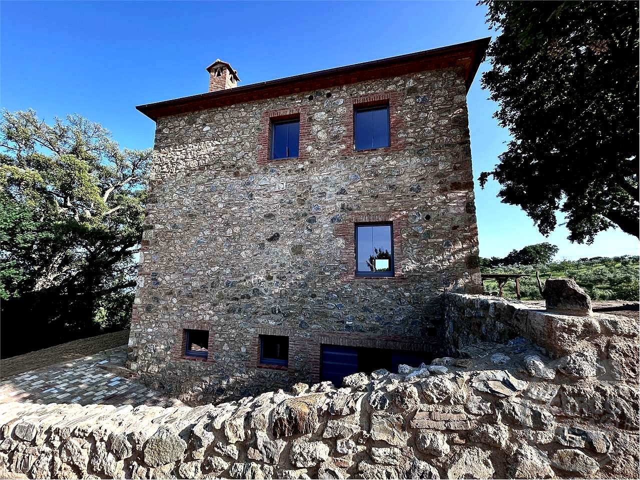ROCCASTRADA: PROPRIETA' UNICA NEL SUO GENERE