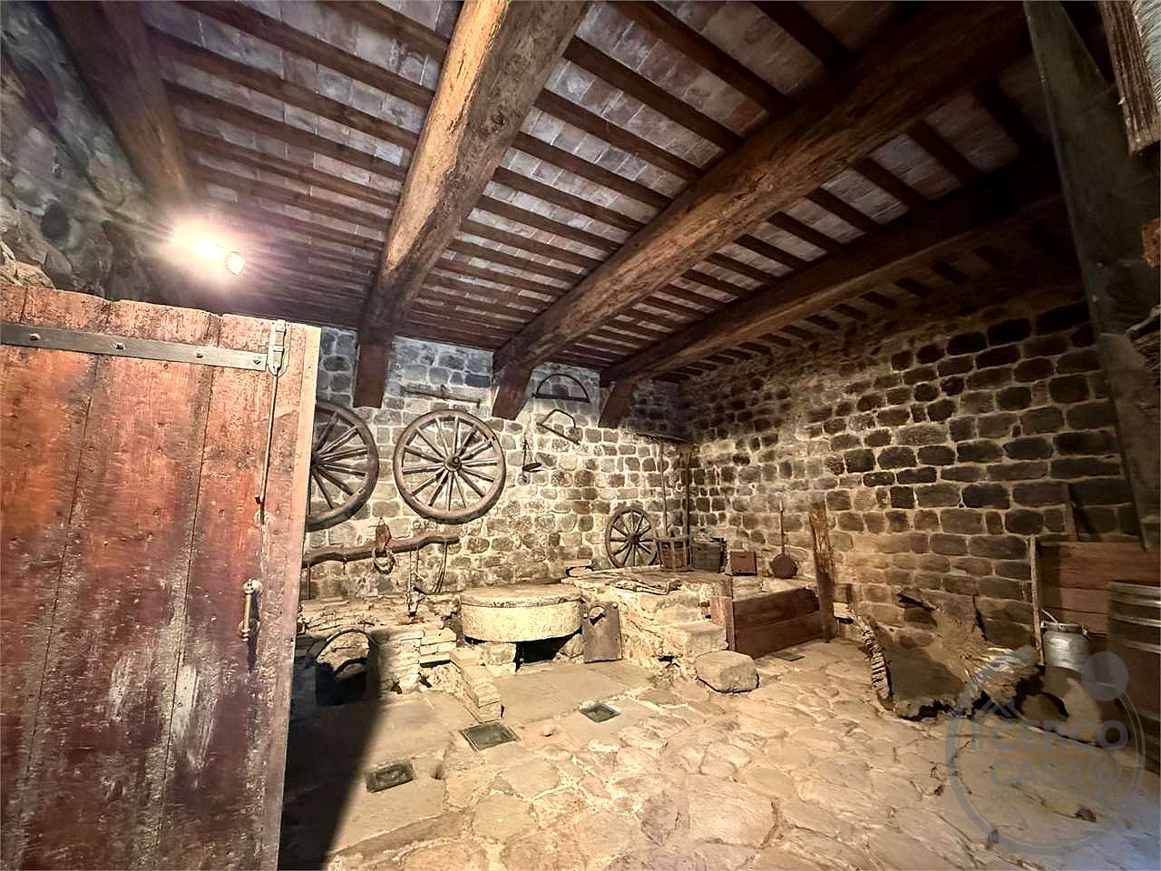 ANTICA FERRIERA MEDIEVALE IN VENDITA TRA SIENA E GROSSETO