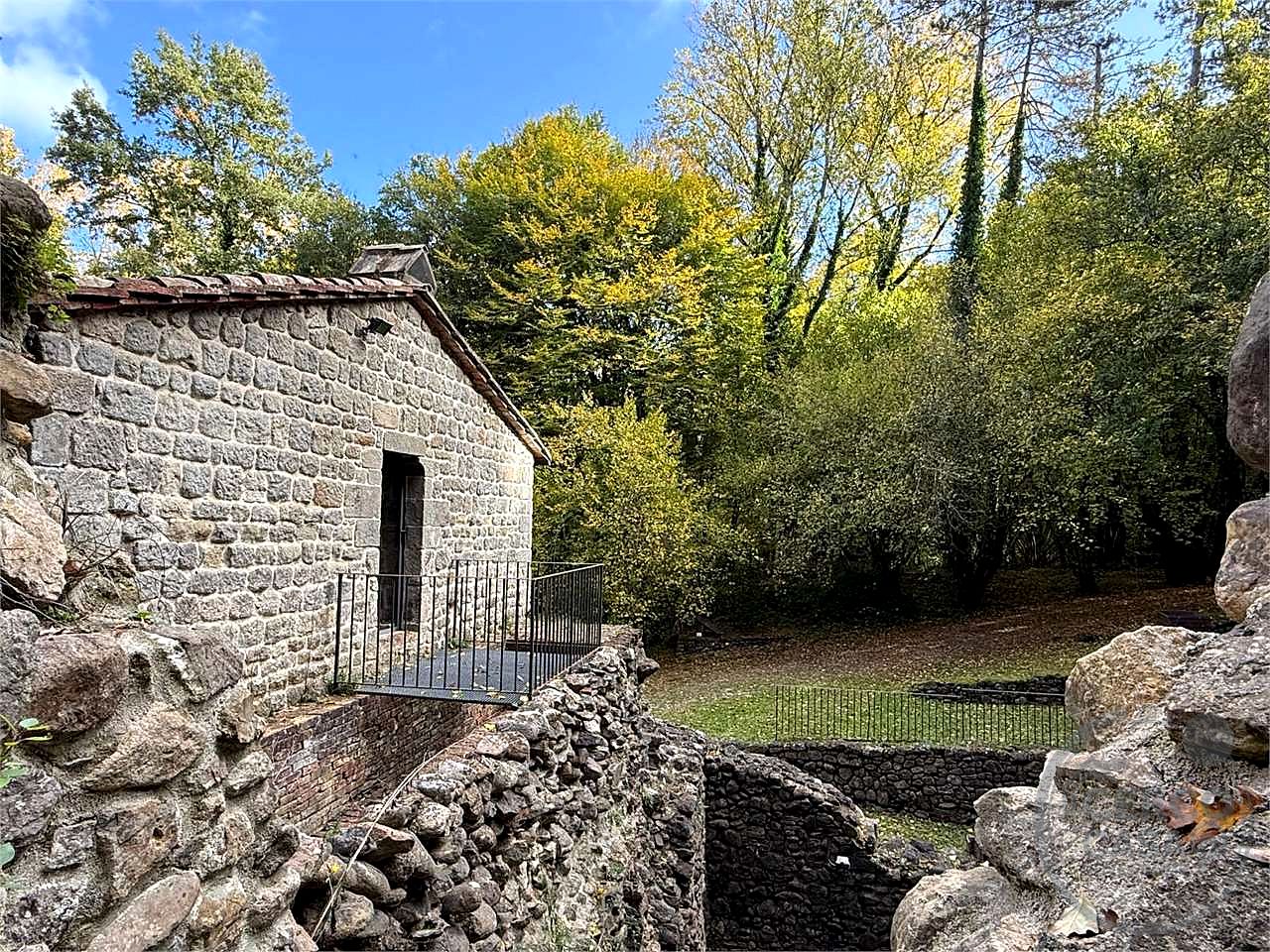 ANTICA FERRIERA MEDIEVALE IN VENDITA TRA SIENA E GROSSETO