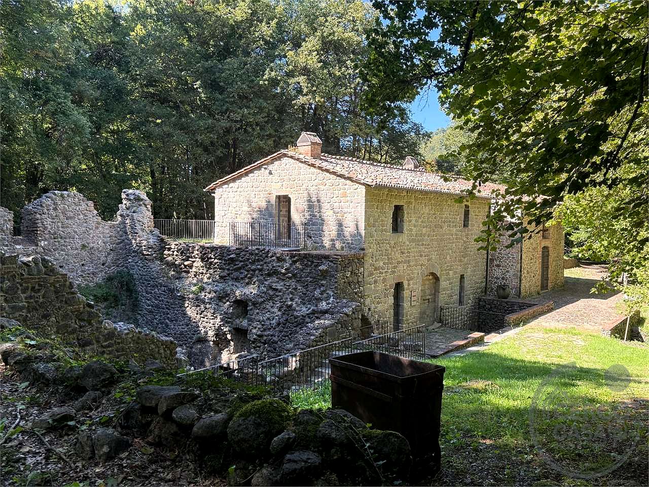ANTICA FERRIERA MEDIEVALE IN VENDITA TRA SIENA E GROSSETO