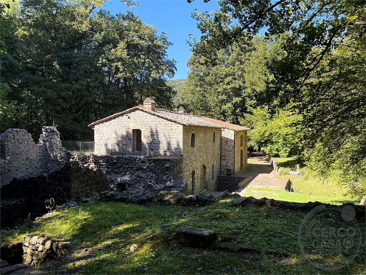 ANTICA FERRIERA MEDIEVALE IN VENDITA TRA SIENA E GROSSETO
