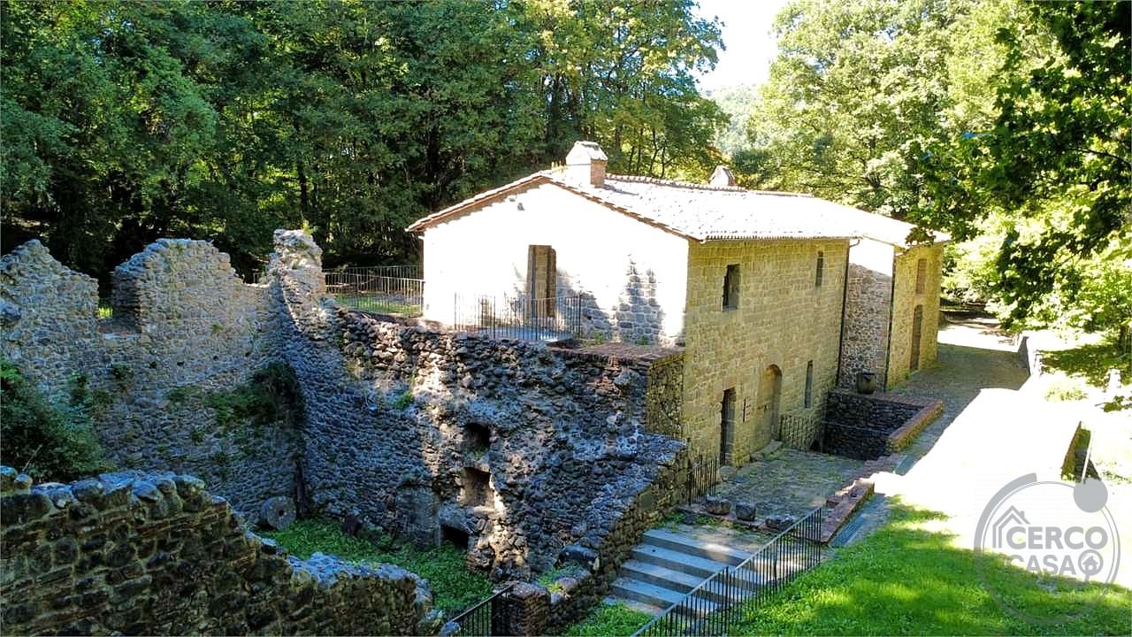 ANTICA FERRIERA MEDIEVALE IN VENDITA TRA SIENA E GROSSETO