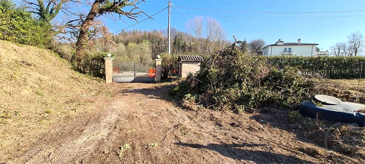ACQUASANTA: VILLA IN PIETRA DI NUOVA COSTRUZIONE