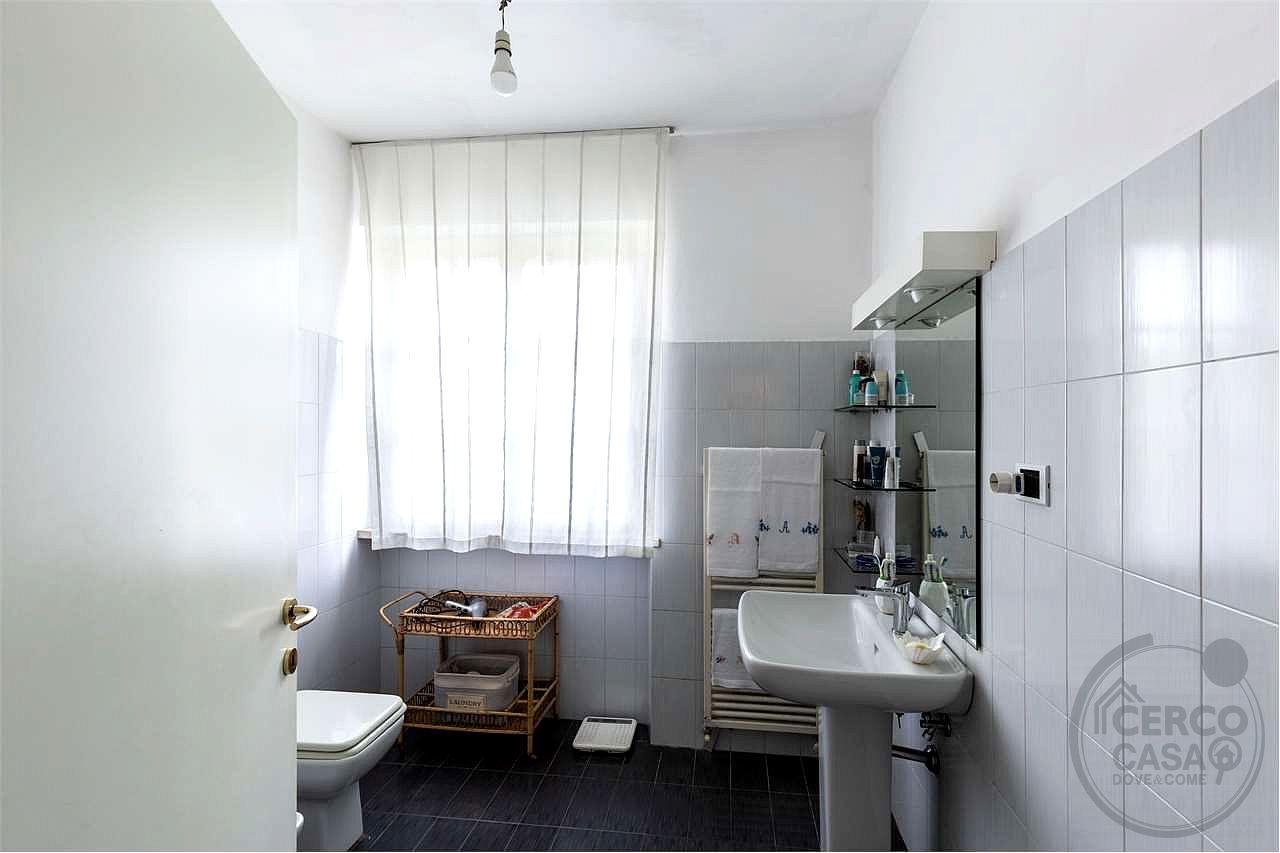 CANNARA: PRESTIGIOSA VILLA INDIPENDENTE CON PISCINA E GIARDINO PRIVATO