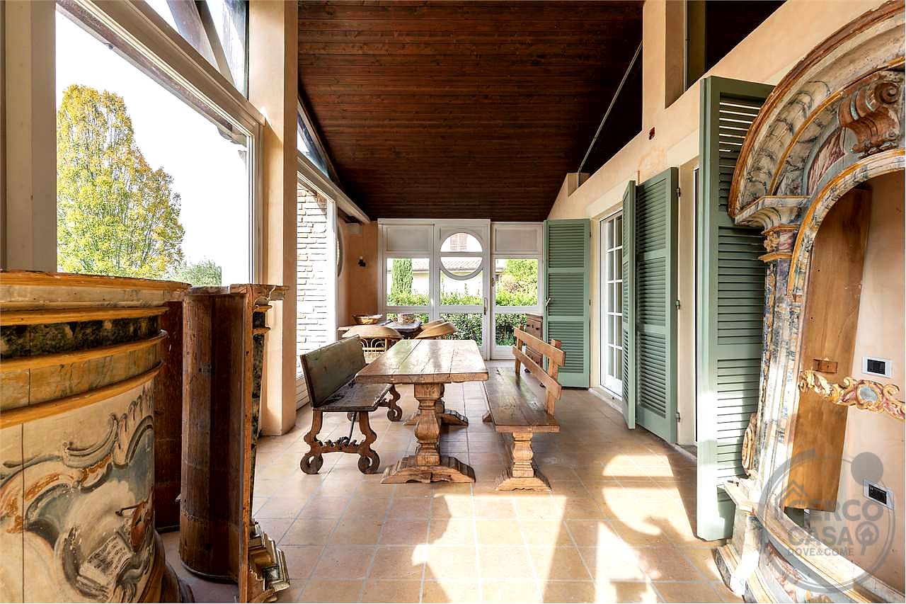 CANNARA: PRESTIGIOSA VILLA INDIPENDENTE CON PISCINA E GIARDINO PRIVATO