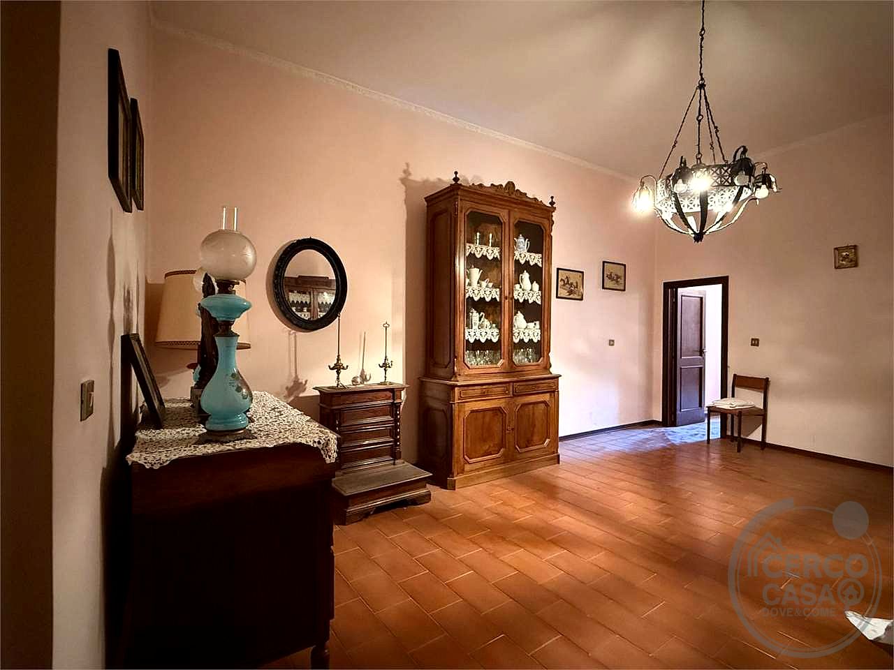 BEVAGNA: CARATTERISTICO CIELO-TERRA IN CENTRO STORICO