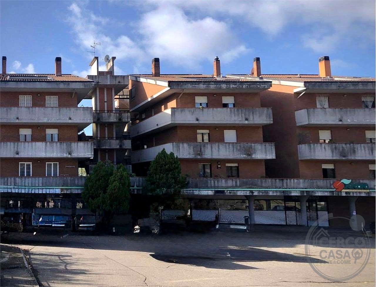 TODI - CAPPUCCINI: ULTIMO PIANO CON AMPIO TERRAZZO E GARAGE