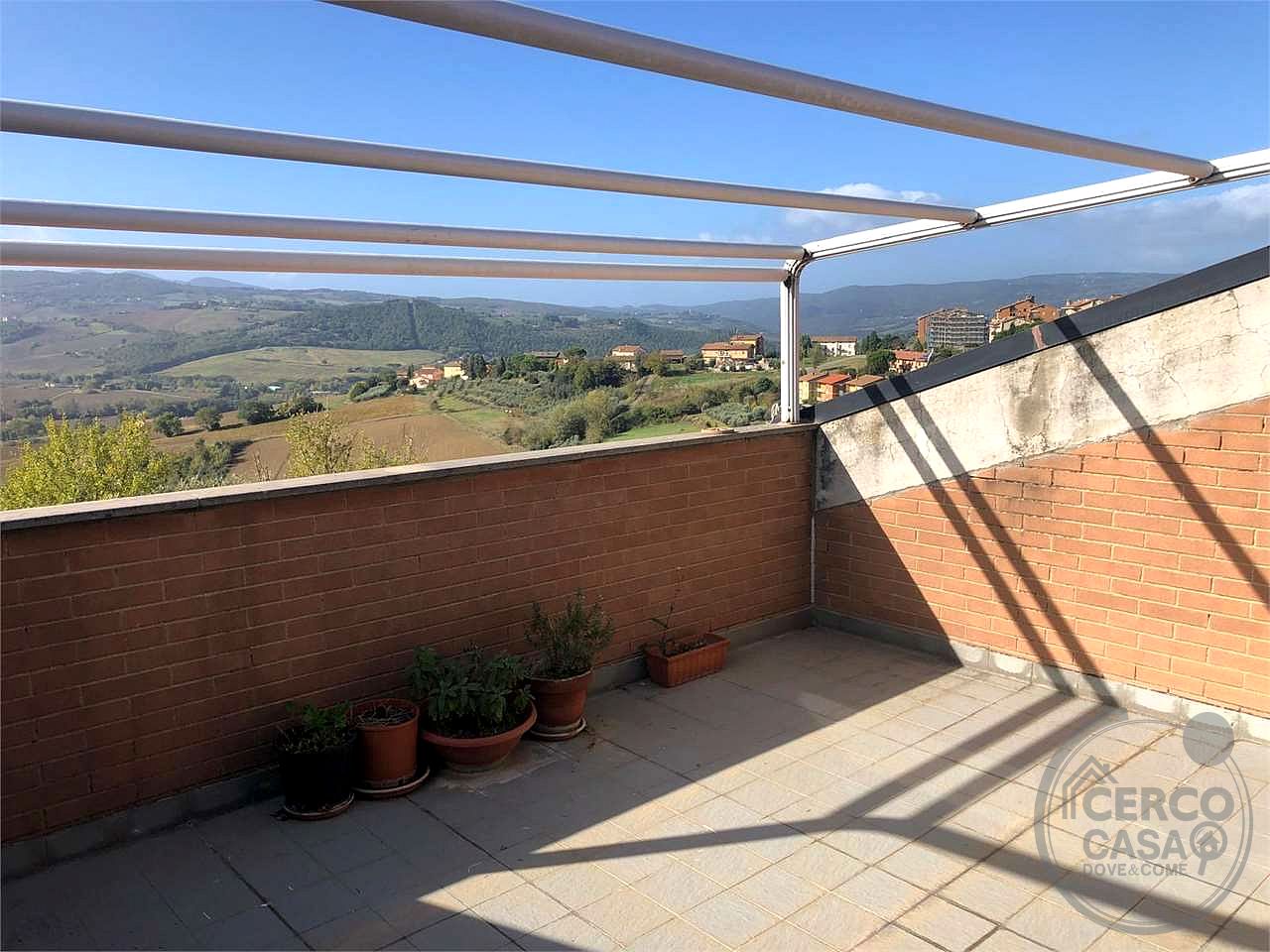 TODI - CAPPUCCINI: ULTIMO PIANO CON AMPIO TERRAZZO E GARAGE