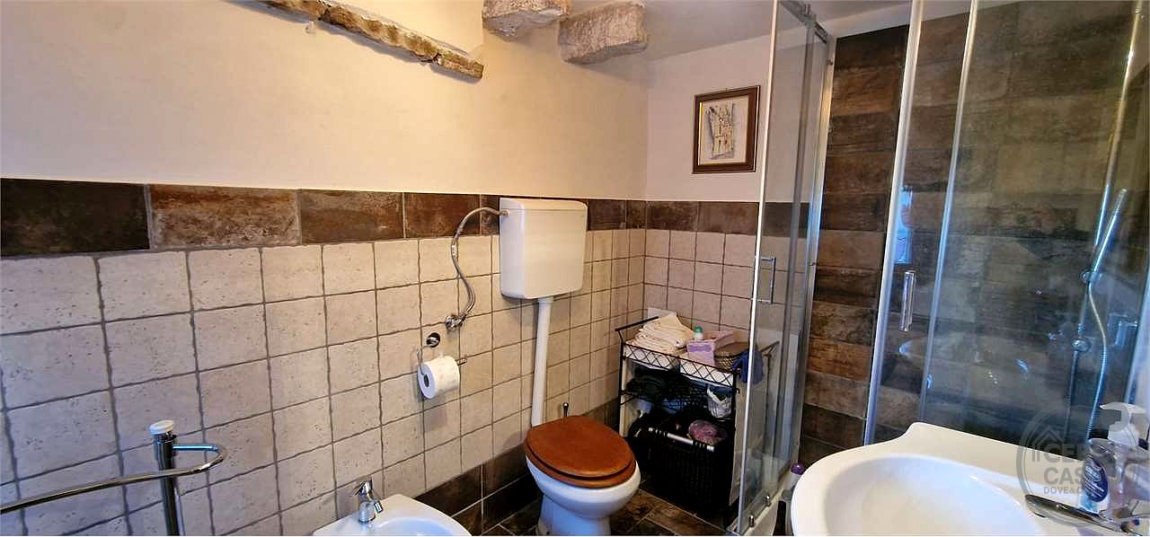 TODI - TORREGENTILE: SOLUZIONE SEMINDIPENDENTE IN PIETRA
