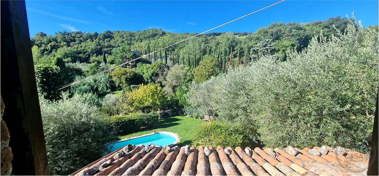 CASALE RISTRUTTURATO IN POSIZIONE PANORAMICA