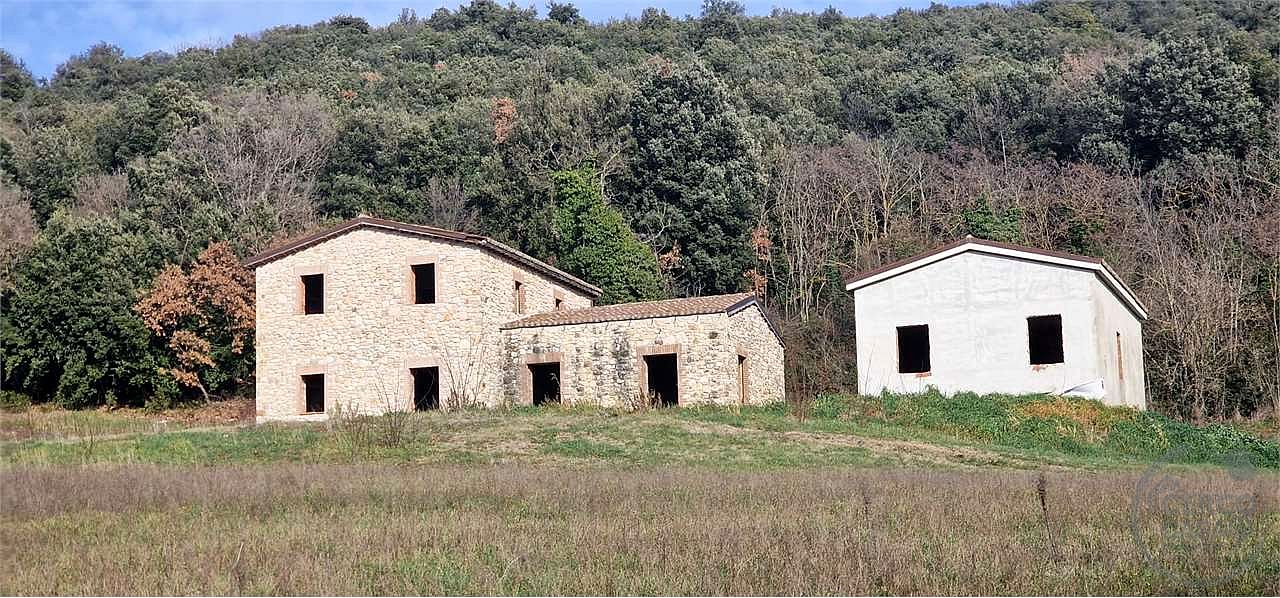 MASSA MARTANA - CASACCIA: CASALE IN PIETRA CON DEPANDANCE