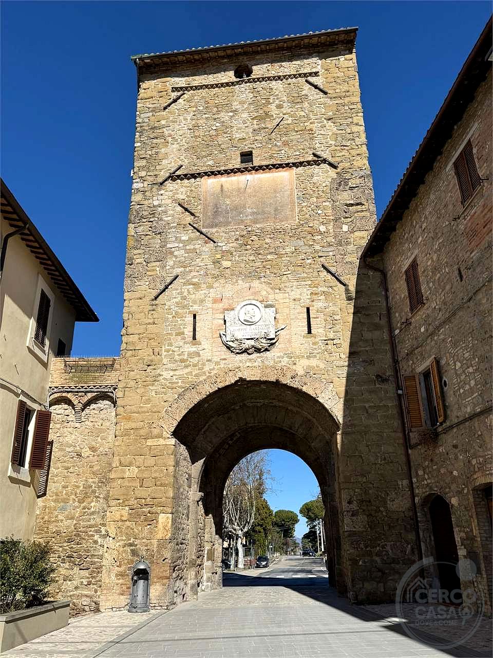 BEVAGNA: NEGOZIO CON LABORATORIO NEL CENTRO STORICO