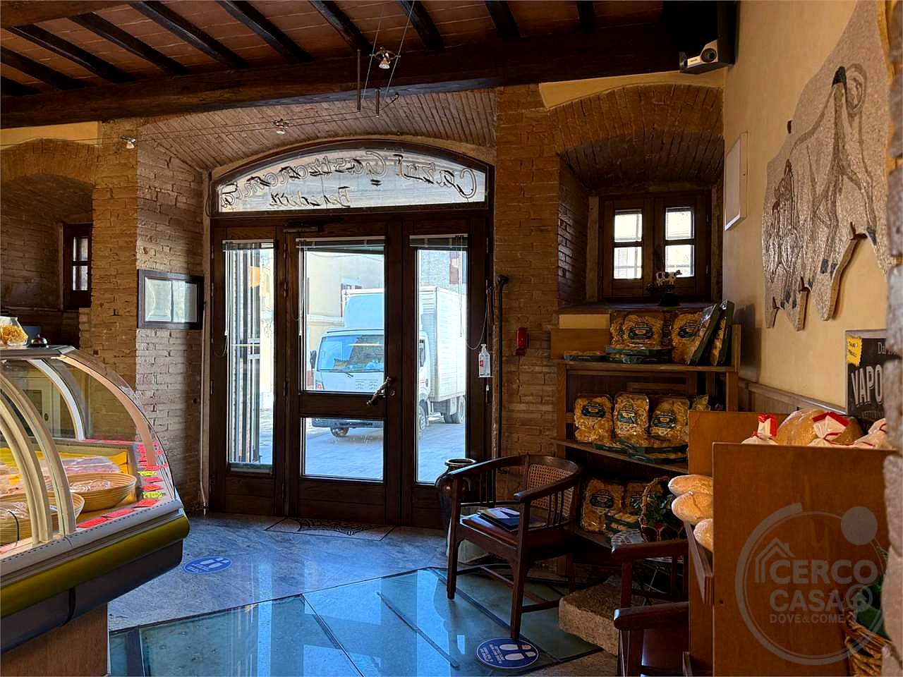 BEVAGNA: NEGOZIO CON LABORATORIO NEL CENTRO STORICO