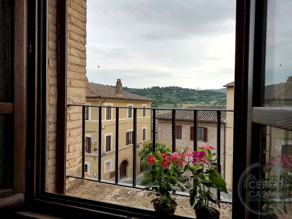 BEVAGNA: DUE APPARTAMENTI IN VENDITA NEL CENTRO STORICO