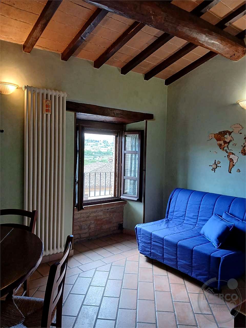 BEVAGNA: DUE APPARTAMENTI IN VENDITA NEL CENTRO STORICO