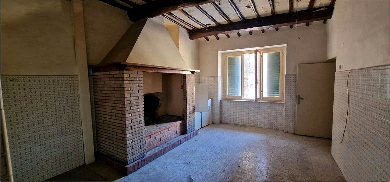 MARSCIANO - CERQUETO: APPARTAMENTO NEL CENTRO STORICO