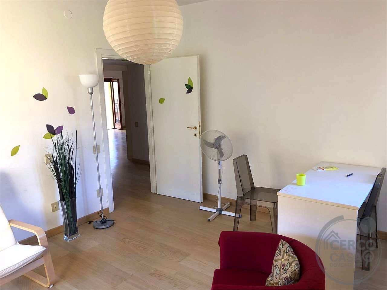 PERUGIA - VIA SPIRITO GUALTIERI: APPARTAMENTO CON TERRAZZO E GARAGE