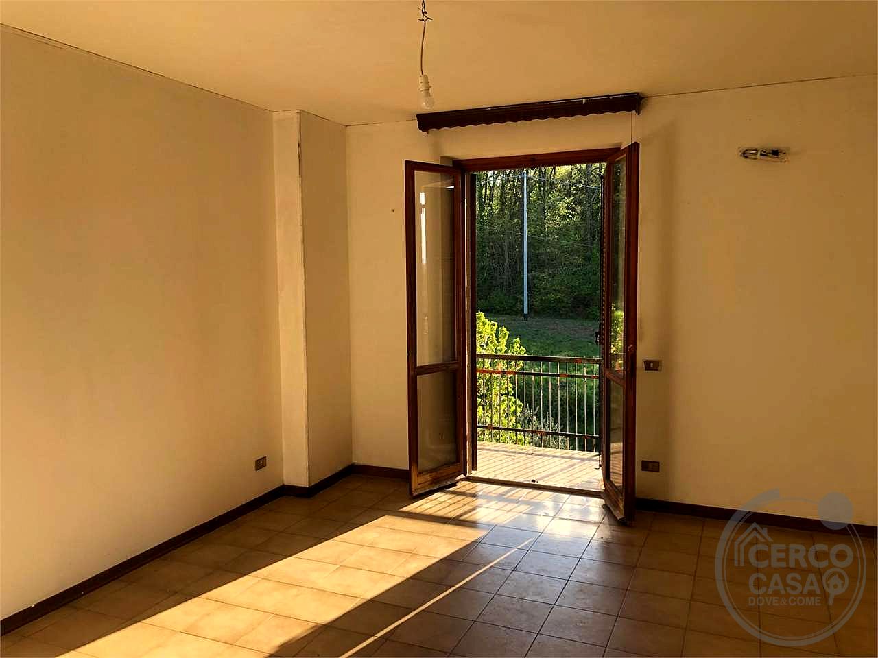 A 8 KM DA TODI: APPARTAMENTO PANORAMICO DI AMPIA METRATURA