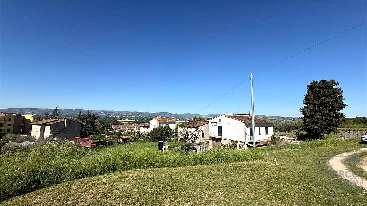 COLLEPEPE: TERRENO EDIFICABILE IN ZONA RESIDENZIALE