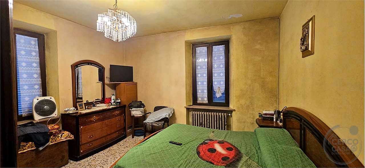 TODI – PANTALLA : APPARTAMENTO CON GARAGE E MAGAZZINO