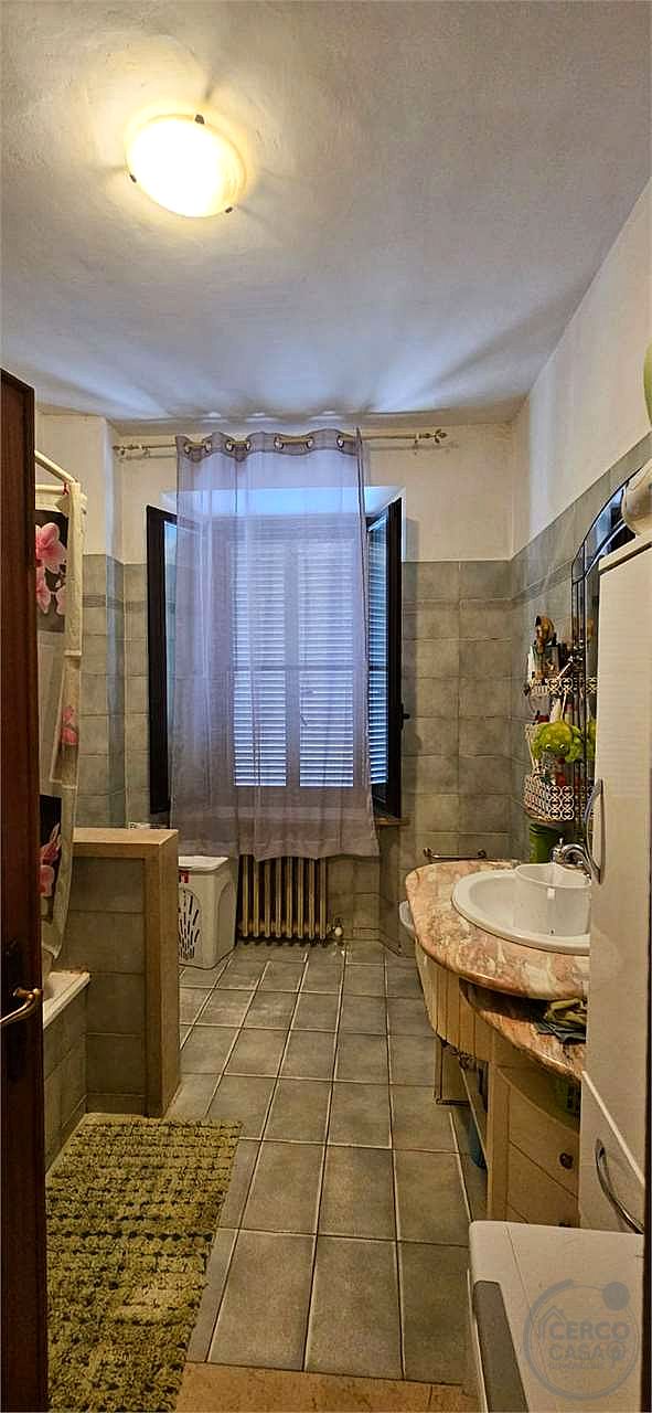 TODI – PANTALLA : APPARTAMENTO CON GARAGE E MAGAZZINO