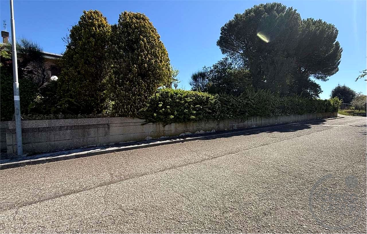 COLLAZZONE - PIEDICOLLE: TERRENO EDIFICABILE PANORAMICO