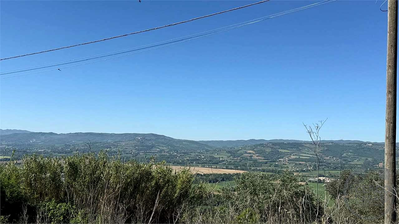 COLLAZZONE - PIEDICOLLE: TERRENO EDIFICABILE PANORAMICO