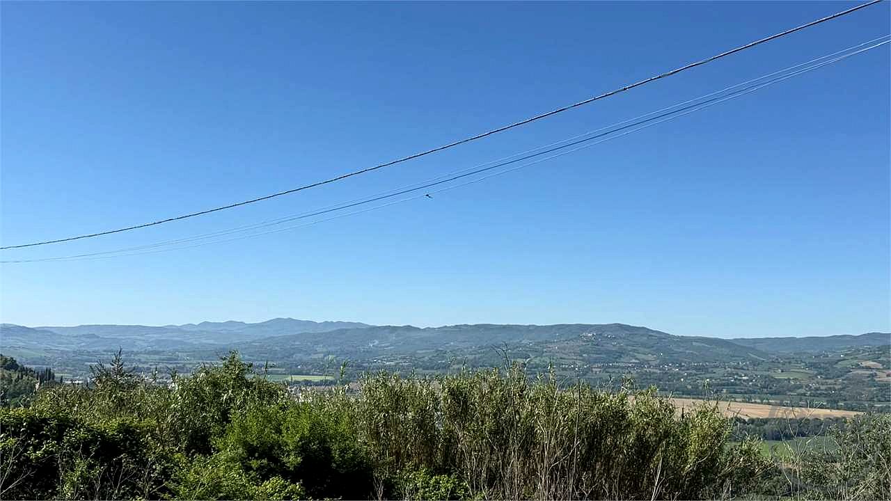 COLLAZZONE - PIEDICOLLE: TERRENO EDIFICABILE PANORAMICO