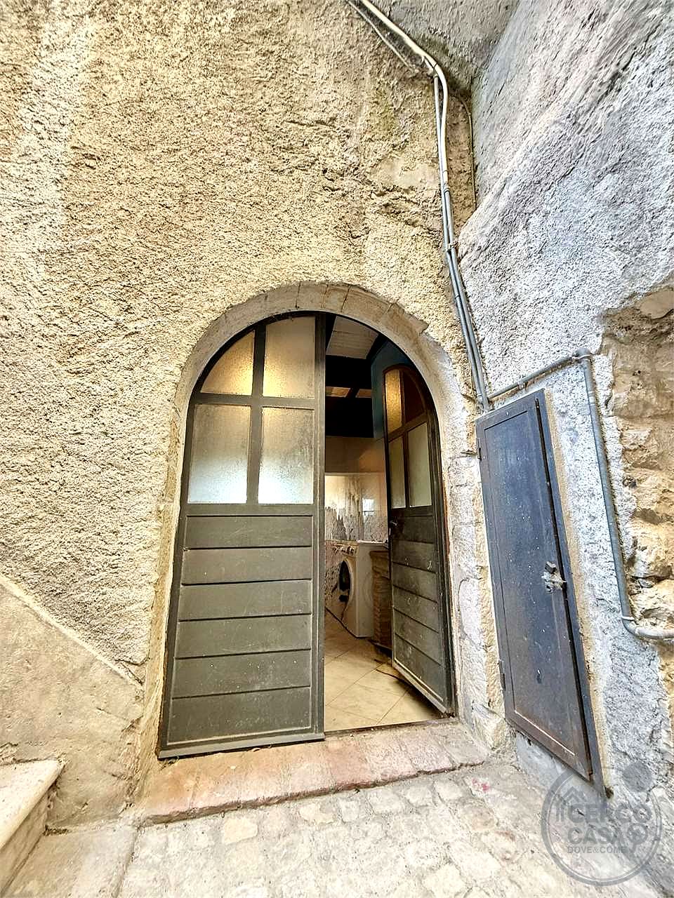 BASCHI - COLLELUNGO: APPARTAMENTO RISTRUTTURATO NEL CENTRO STORICO