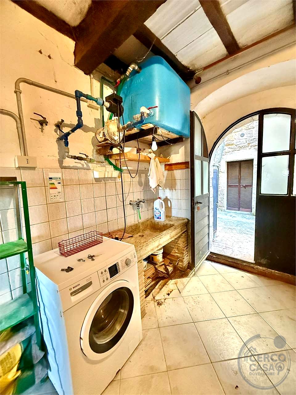BASCHI - COLLELUNGO: APPARTAMENTO RISTRUTTURATO NEL CENTRO STORICO