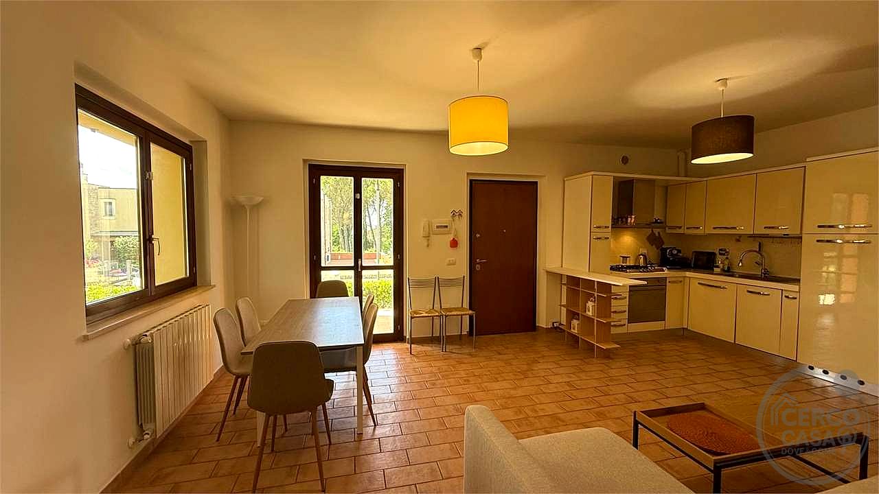 TODI - ROSCETO: APPARTAMENTO CON GIARDINO ESCLUSIVO