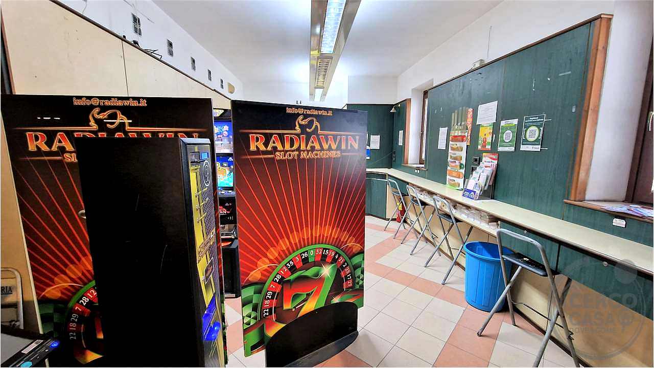 Vendesi attività di ricevitoria edicola slot.