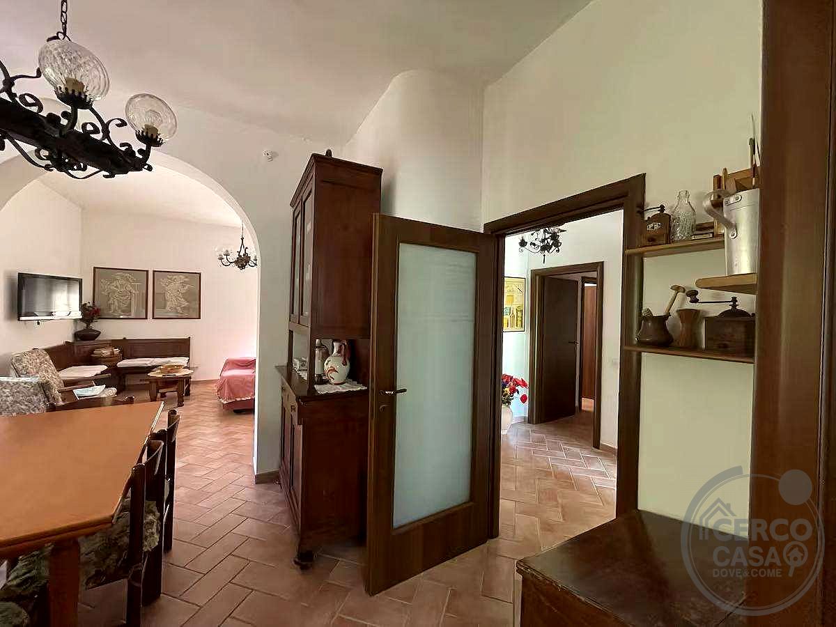 MASSA MARTANA - VILLA SAN FAUSTINO: CASA INDIPENDENTE CON PISCINA