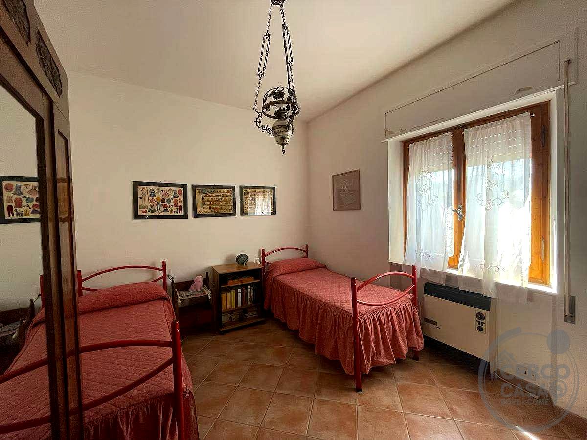 MASSA MARTANA - VILLA SAN FAUSTINO: CASA INDIPENDENTE CON PISCINA