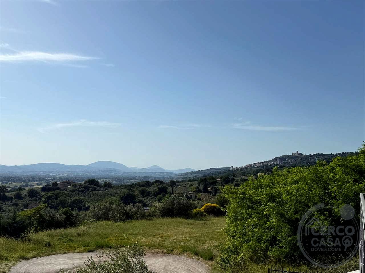 ASSISI - VIOLE: APPARTAMENTO DI NUOVA COSTRUZIONE