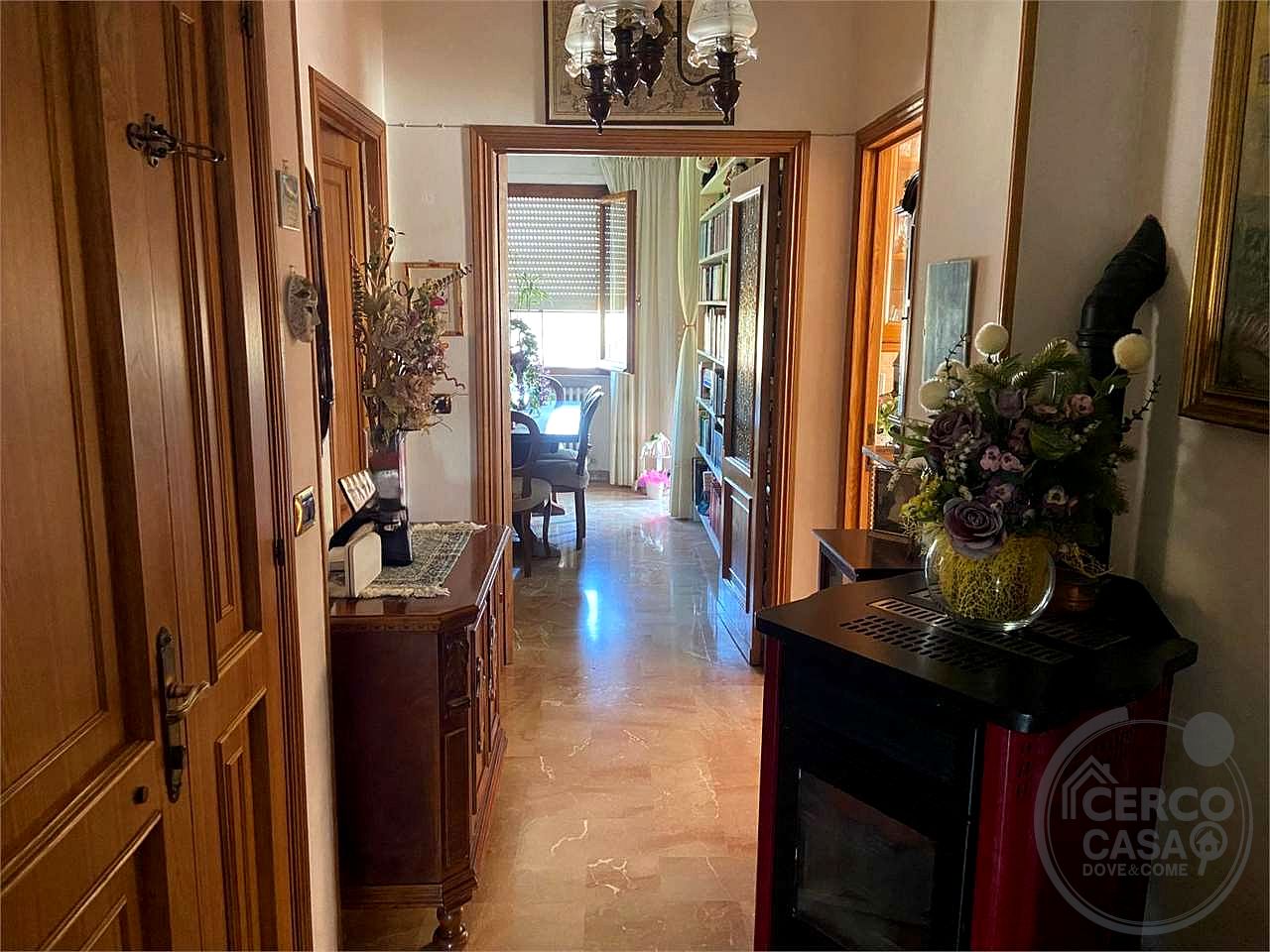 PERUGIA - BOSCO: LUMINOSO APPARTAMENTO CON PICCOLO GIARDINO E ORTO