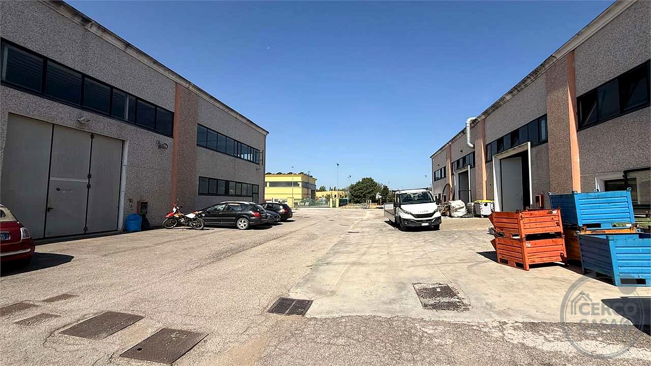 MAGIONE - BACANELLA: CAPANNONE IN VENDITA