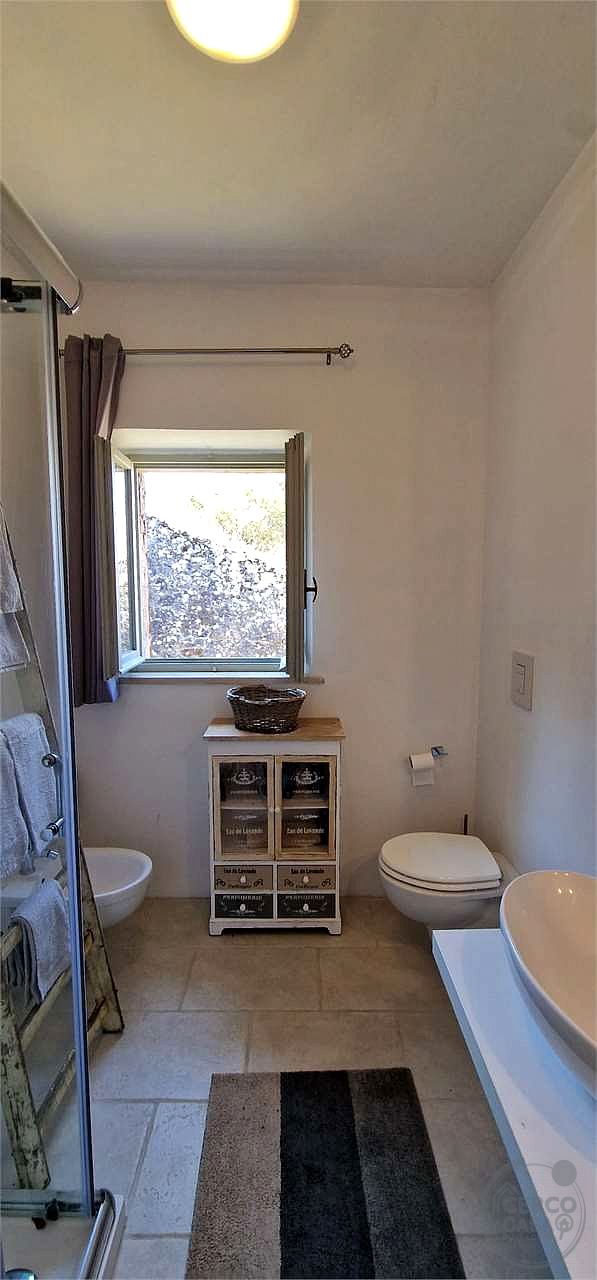 GIANO DELL'UMBRIA - MONTE MARTANO: CASA SINGOLA IMMERSA NEL VERDE