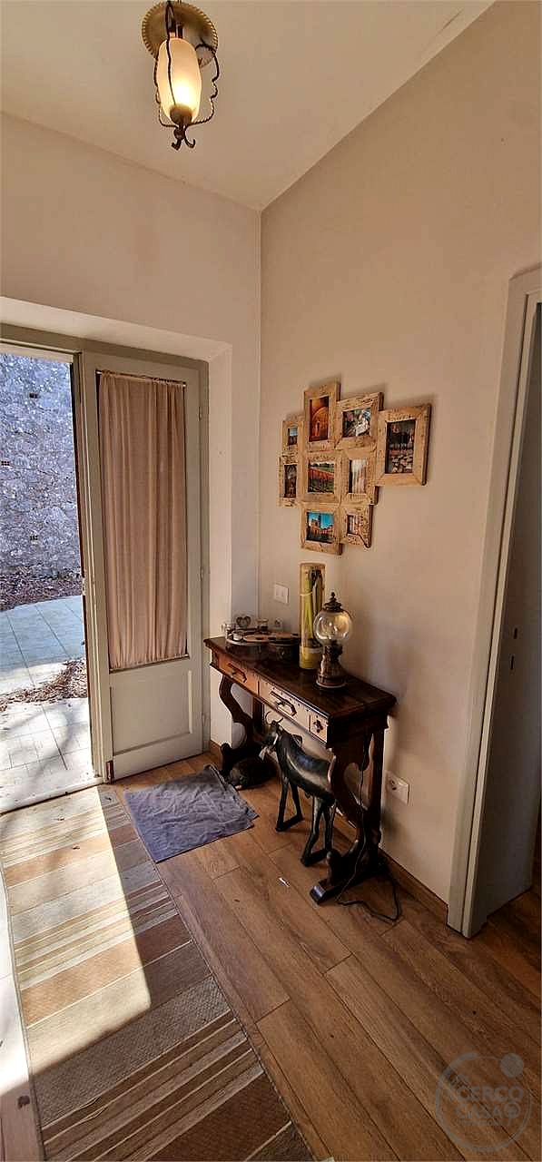 GIANO DELL'UMBRIA - MONTE MARTANO: CASA SINGOLA IMMERSA NEL VERDE