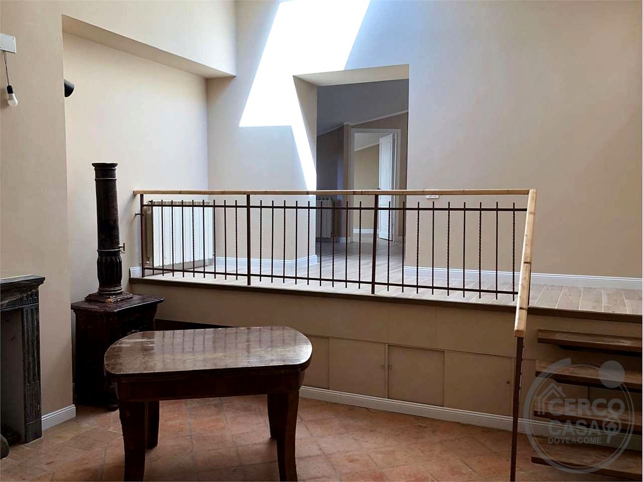 TODI - CENTRO STORICO: ATTICO IN PIAZZA DEL POPOLO