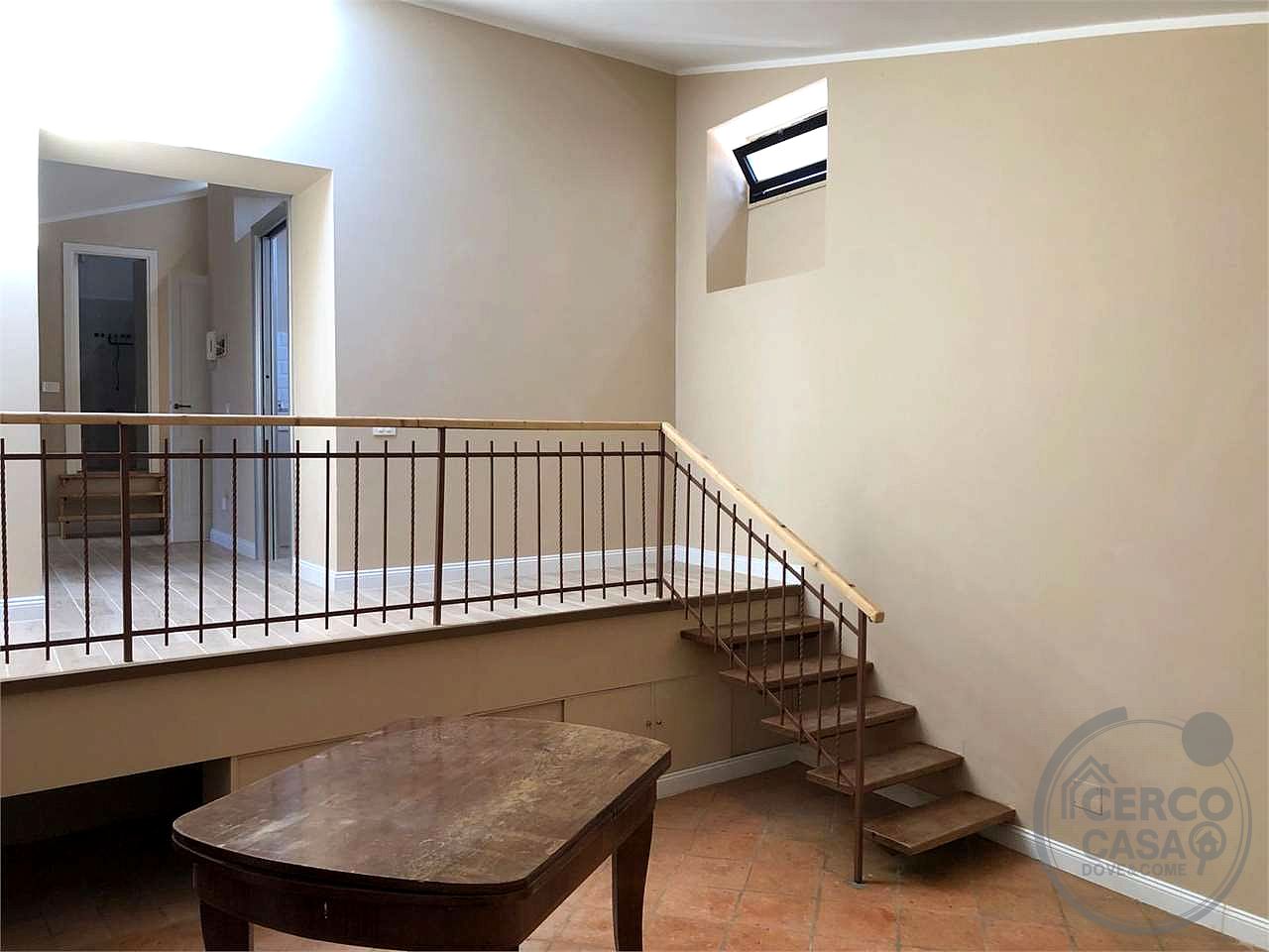 TODI - CENTRO STORICO: ATTICO IN PIAZZA DEL POPOLO