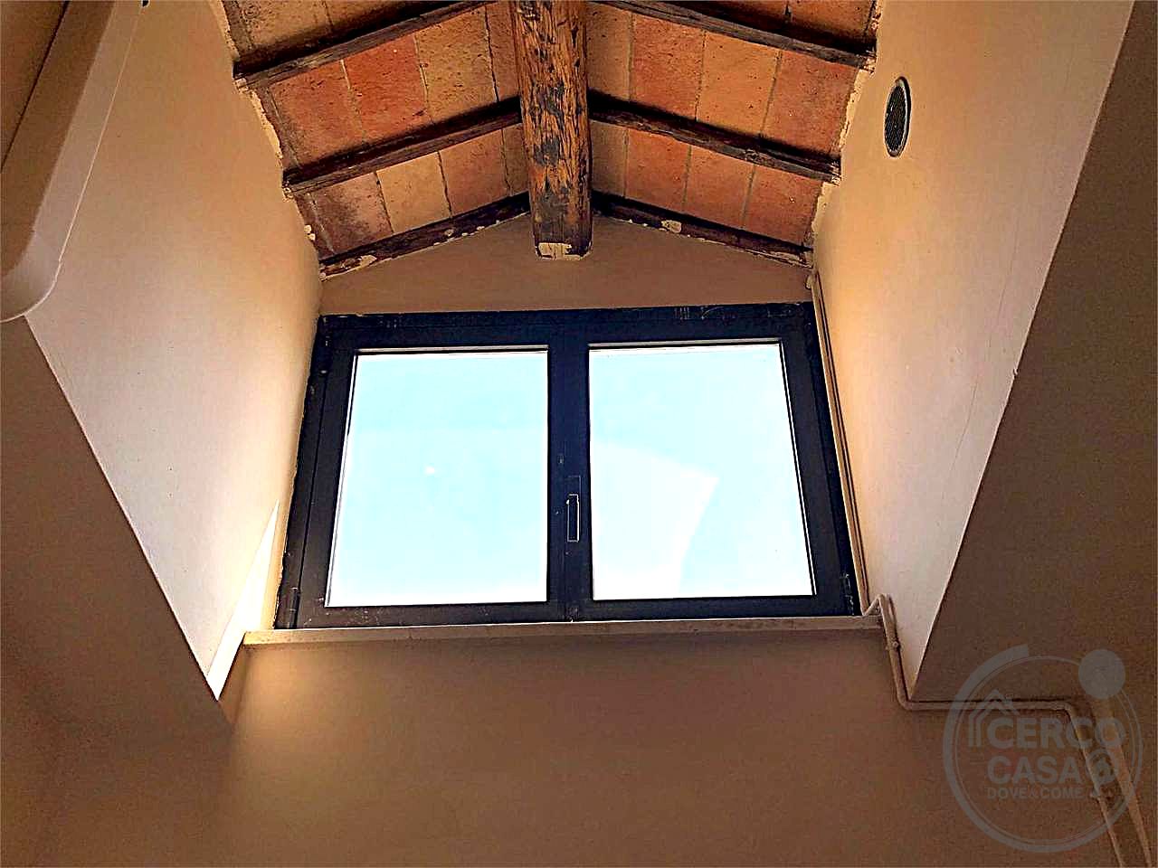 TODI - CENTRO STORICO: ATTICO IN PIAZZA DEL POPOLO