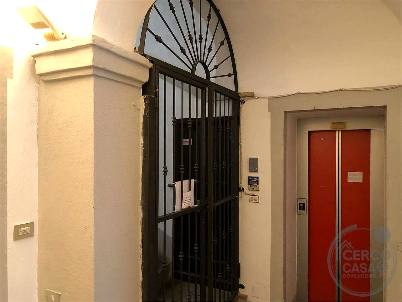 TODI - CENTRO STORICO: ATTICO IN PIAZZA DEL POPOLO