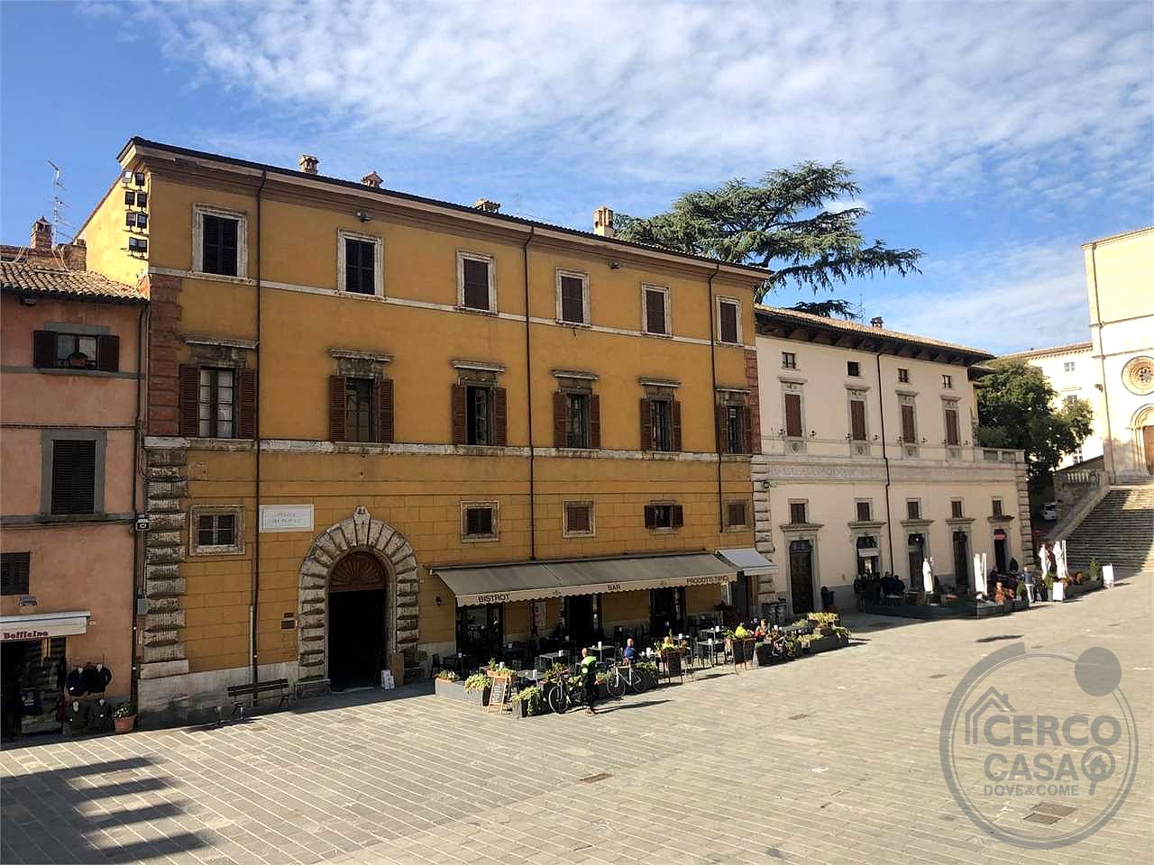 TODI - CENTRO STORICO: ATTICO IN PIAZZA DEL POPOLO