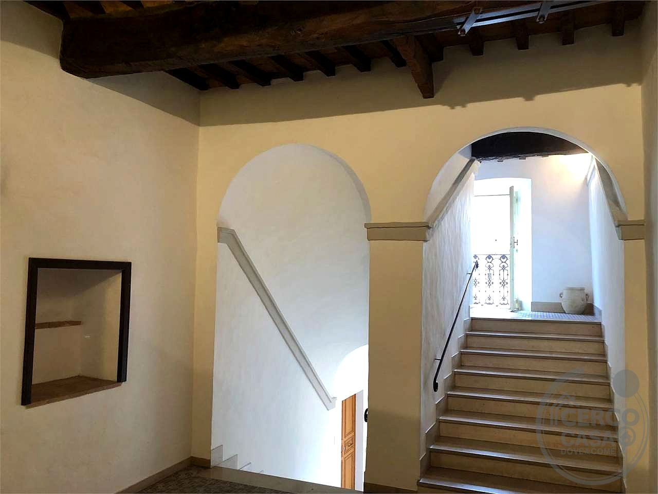 TODI - CENTRO STORICO: ATTICO IN PIAZZA DEL POPOLO