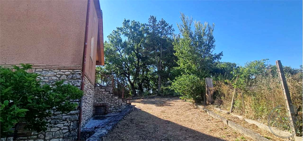 SAN VENANZO - CIVITELLA DEI CONTI: CASA SINGOLA CON TERRENO