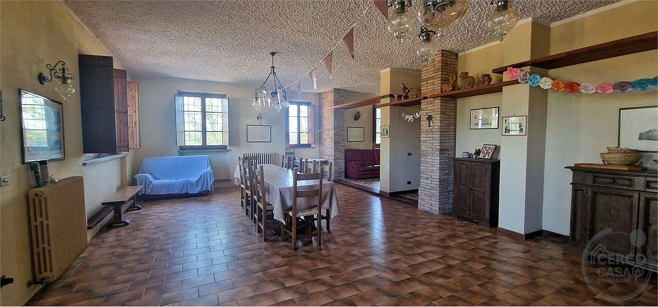 SAN VENANZO - CIVITELLA DEI CONTI: CASA SINGOLA CON TERRENO