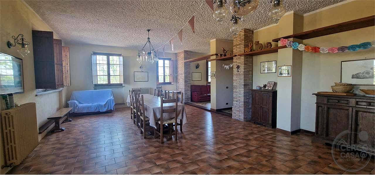 SAN VENANZO - CIVITELLA DEI CONTI: CASA SINGOLA CON TERRENO