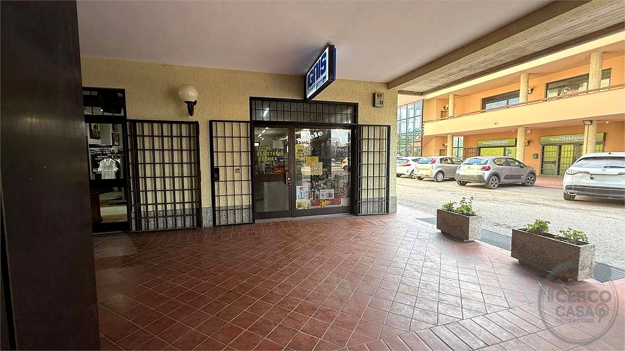 TODI - PONTERIO - LOCALE COMMERCIALE AL PIANO TERRA